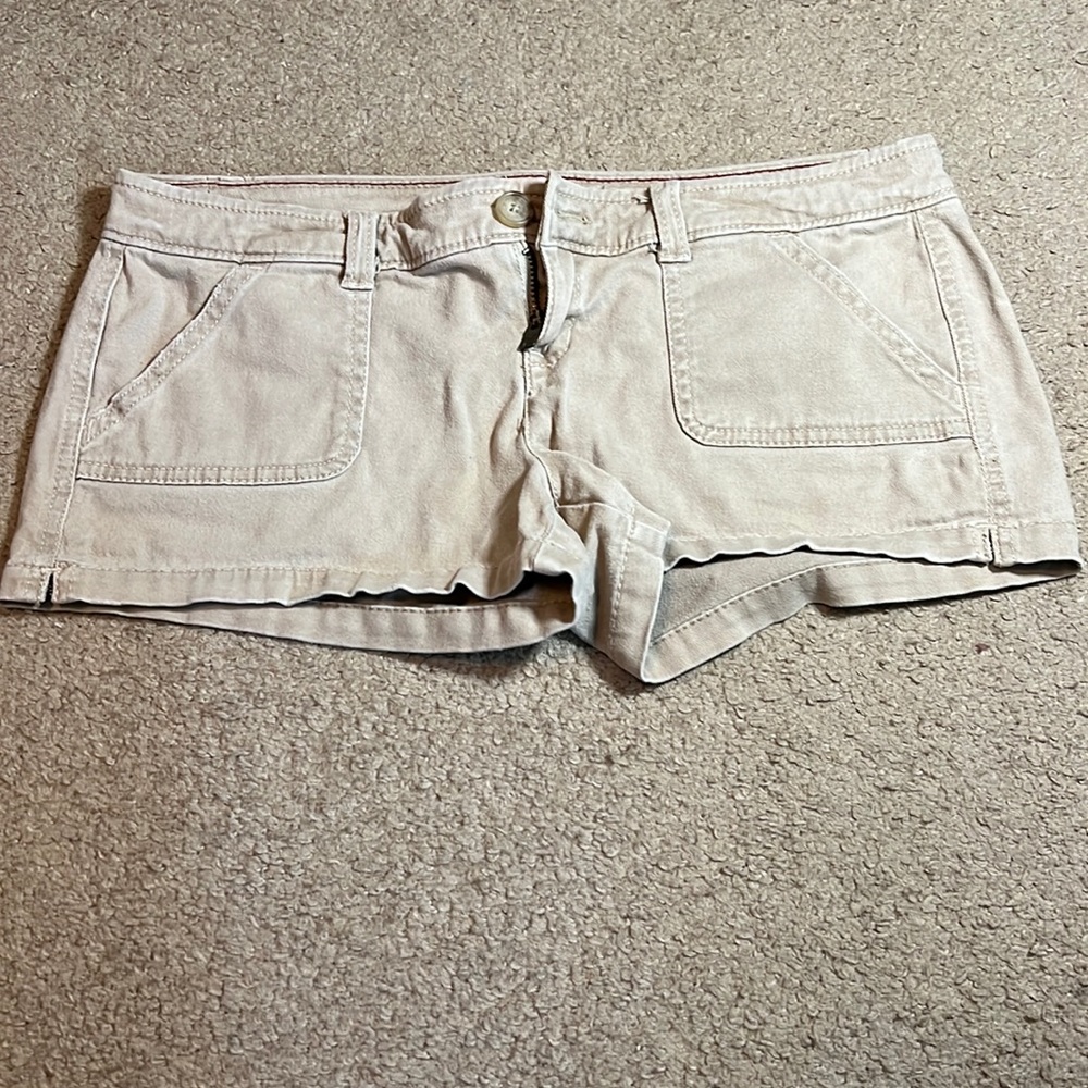 Hollister Low rise Super Short Size 1 Khaki Shorts
